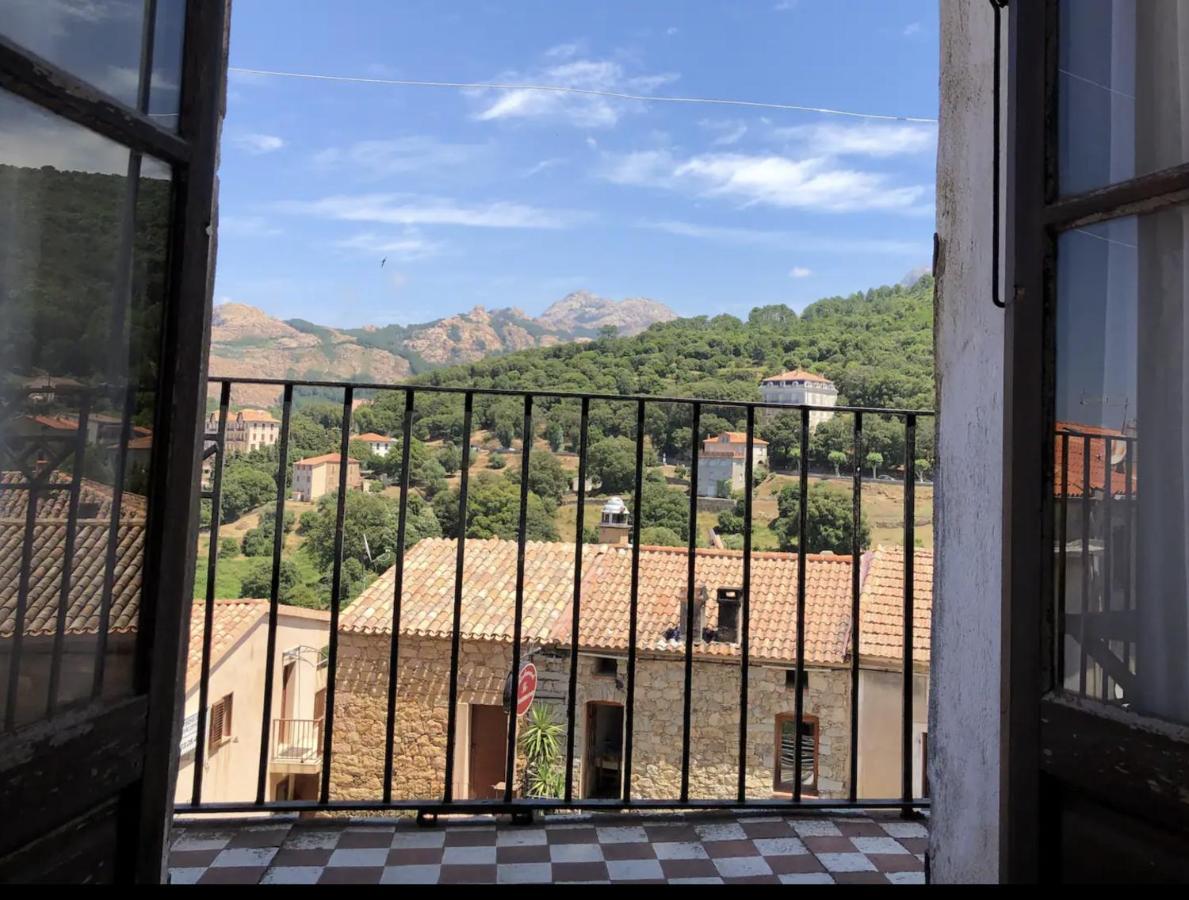 La Coletta Bel Appartement Typique Avec Balcon Centre Piana П'яна Екстер'єр фото